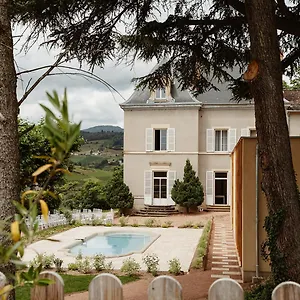  Hébergement de vacances Château Des Vierres
